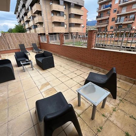 Apartamento En Sabinanigo Con Amplia Y Soleada Terraza Buitenkant foto