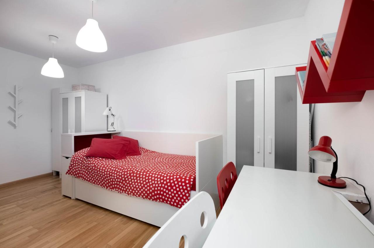 Apartamento En Sabinanigo Con Amplia Y Soleada Terraza Buitenkant foto