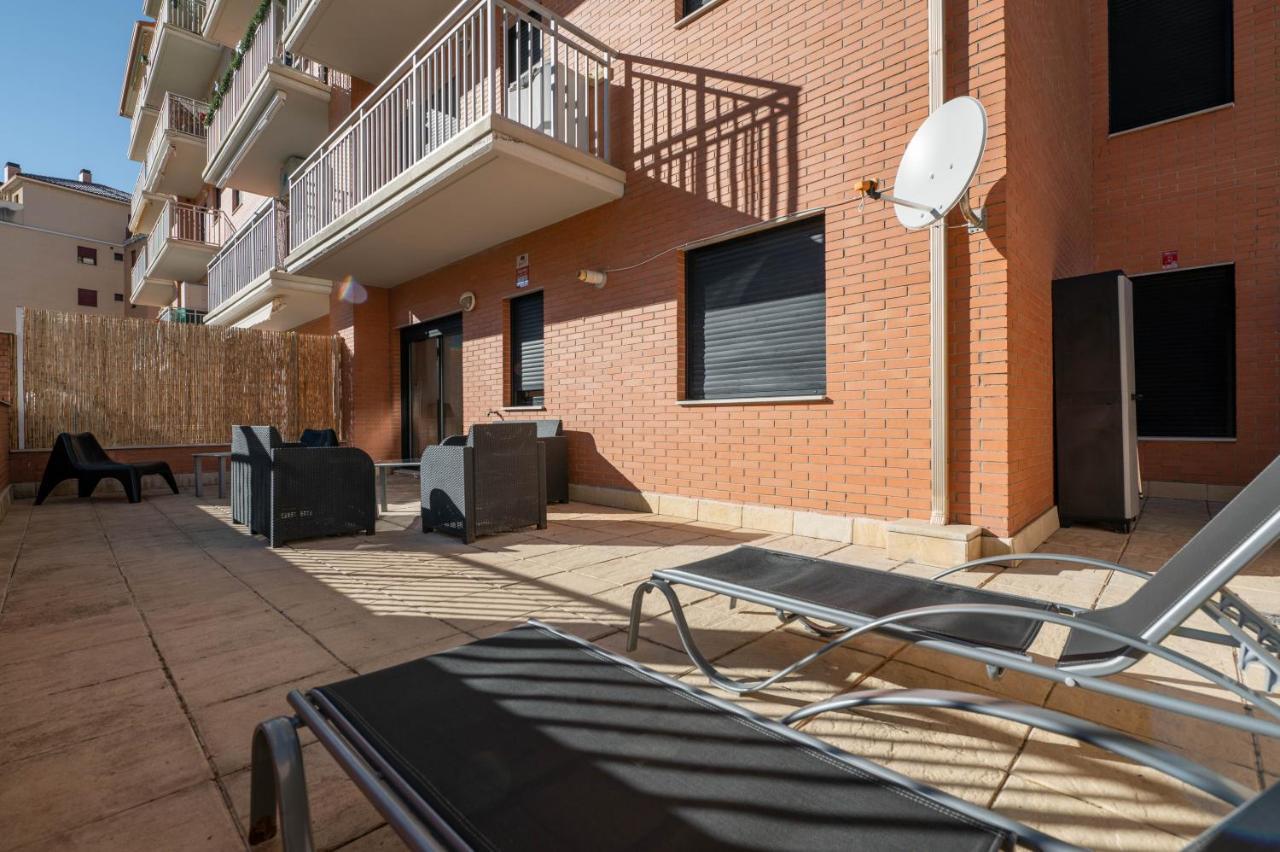 Apartamento En Sabinanigo Con Amplia Y Soleada Terraza Buitenkant foto